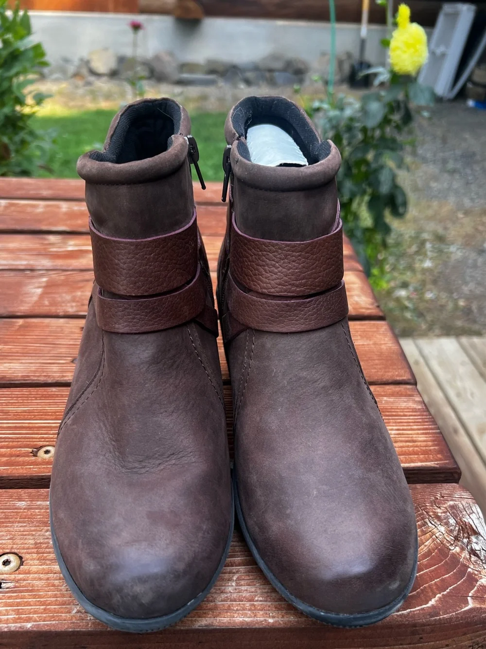 NWOT Woman’s Cobb Hill x New Balance ankle boots 8.5